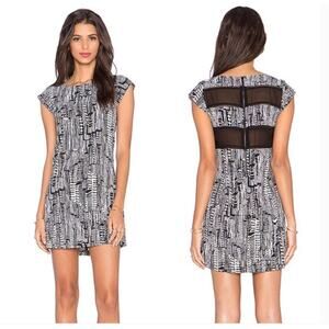 SAM EDELMAN Graphic Short Sleeve Shift Dress Womens size Small